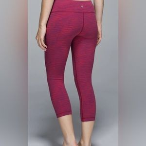 Lululemon Wunder Under Crop II
Diamond Jacquard Space Dye Bumble Berry Legging